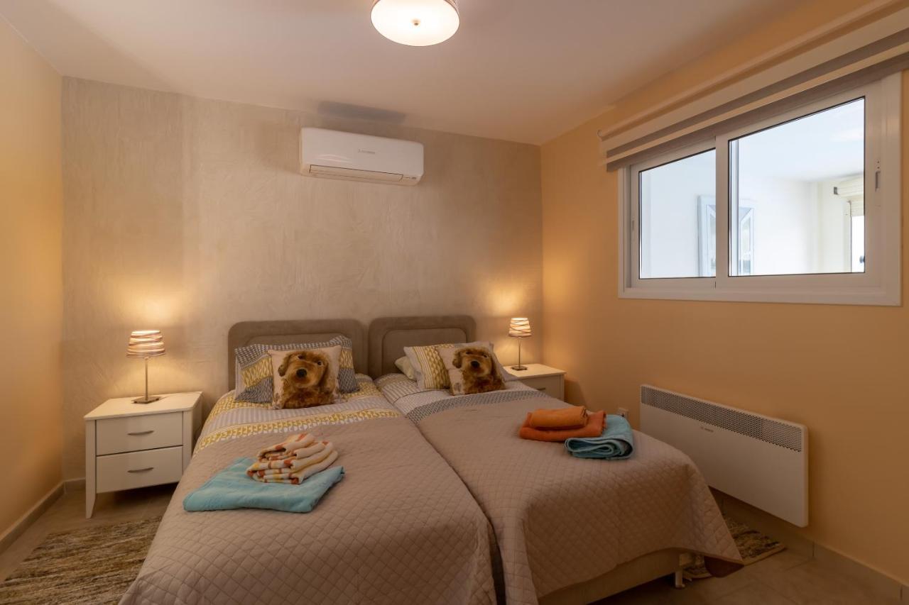 Villa Sandy Polis